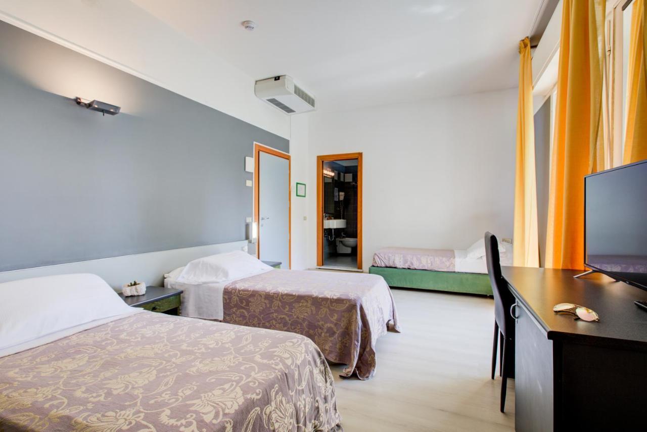 Hotel Ivano Римини Экстерьер фото