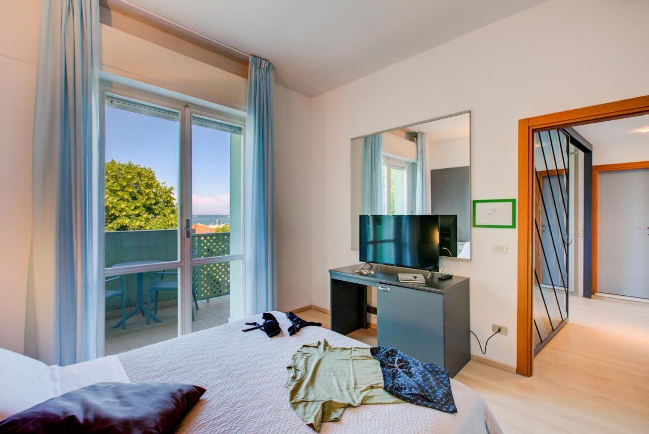 Hotel Ivano Римини Экстерьер фото